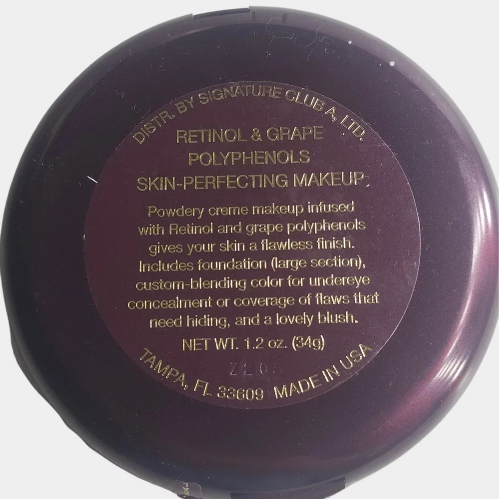 Signature Club A Skin Perfecting Makeup 1.2oz Purple Retinol Compact Anti-Aging,